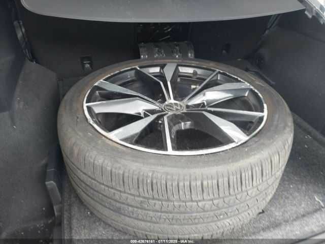 Черный Фольксваген Тигуан, объемом двигателя 2 л и пробегом 38 тыс. км за 8600 $, фото 17 на Automoto.ua