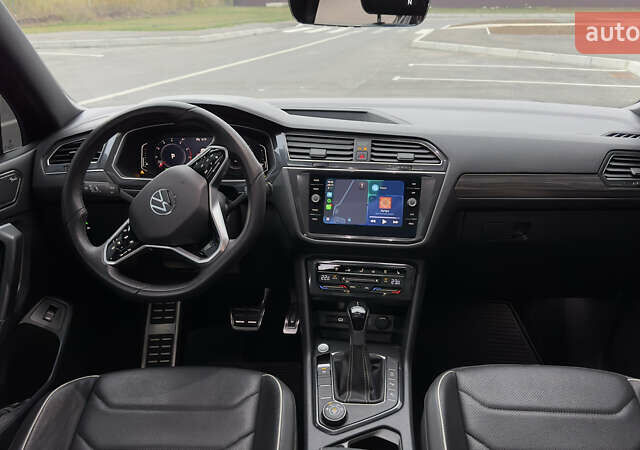 Черный Фольксваген Тигуан, объемом двигателя 1.98 л и пробегом 32 тыс. км за 33700 $, фото 34 на Automoto.ua