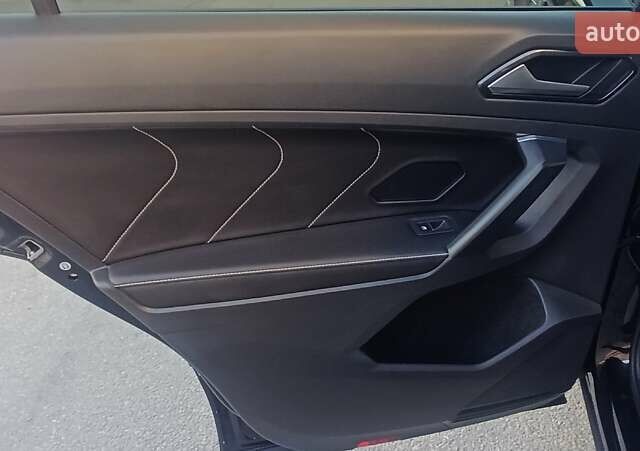 Черный Фольксваген Тигуан, объемом двигателя 2 л и пробегом 89 тыс. км за 26900 $, фото 26 на Automoto.ua