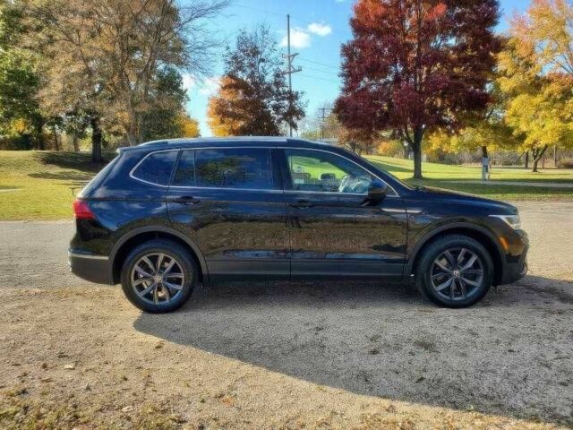 Черный Фольксваген Тигуан, объемом двигателя 2 л и пробегом 15 тыс. км за 11500 $, фото 3 на Automoto.ua