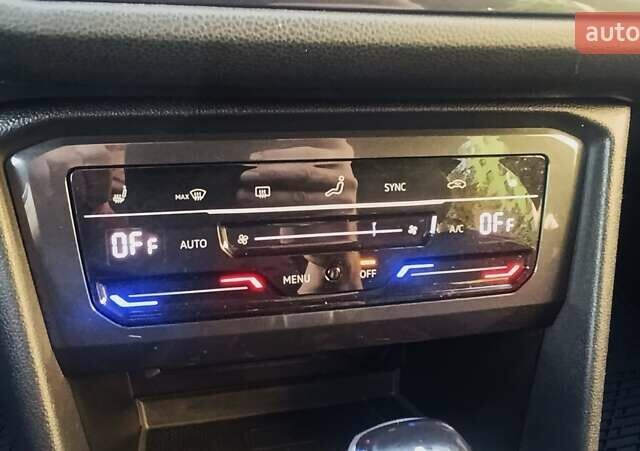 Черный Фольксваген Тигуан, объемом двигателя 2 л и пробегом 89 тыс. км за 26900 $, фото 41 на Automoto.ua