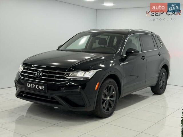 Черный Фольксваген Тигуан, объемом двигателя 2 л и пробегом 13 тыс. км за 27800 $, фото 3 на Automoto.ua