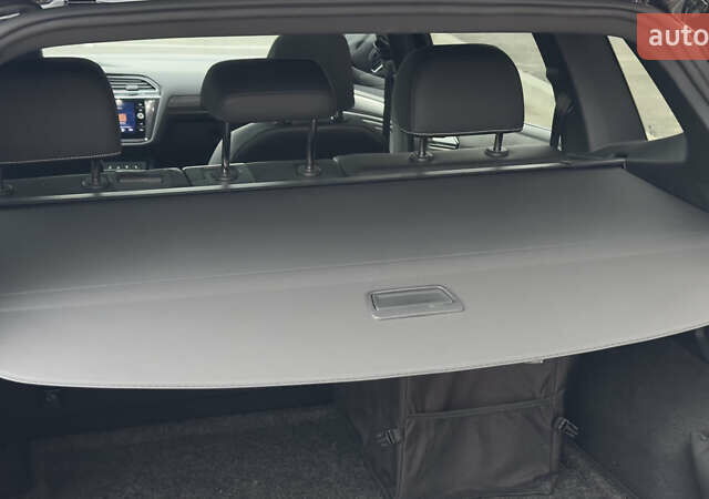 Черный Фольксваген Тигуан, объемом двигателя 1.98 л и пробегом 32 тыс. км за 33700 $, фото 26 на Automoto.ua