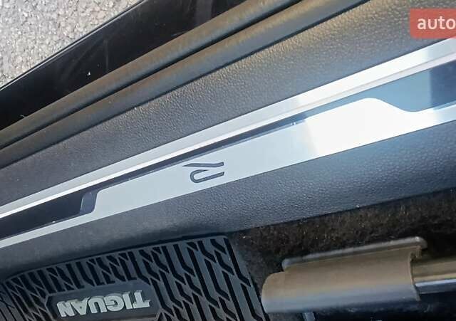 Черный Фольксваген Тигуан, объемом двигателя 2 л и пробегом 89 тыс. км за 26900 $, фото 19 на Automoto.ua