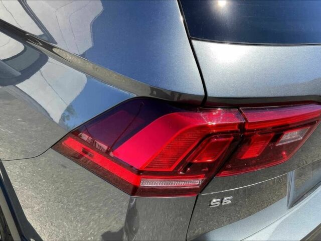 Черный Фольксваген Тигуан, объемом двигателя 2 л и пробегом 11 тыс. км за 7800 $, фото 21 на Automoto.ua