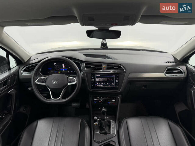 Черный Фольксваген Тигуан, объемом двигателя 2 л и пробегом 13 тыс. км за 27800 $, фото 9 на Automoto.ua