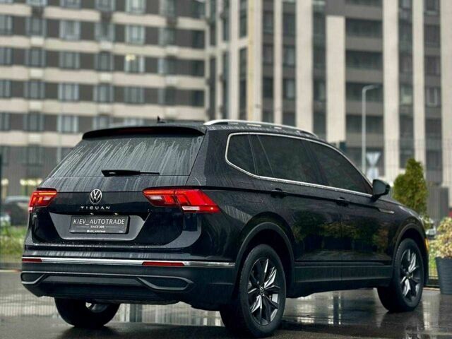 Черный Фольксваген Тигуан, объемом двигателя 2 л и пробегом 71 тыс. км за 27900 $, фото 3 на Automoto.ua