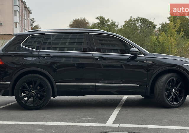Черный Фольксваген Тигуан, объемом двигателя 1.98 л и пробегом 32 тыс. км за 33700 $, фото 17 на Automoto.ua