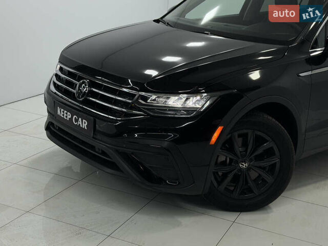 Черный Фольксваген Тигуан, объемом двигателя 2 л и пробегом 13 тыс. км за 27800 $, фото 1 на Automoto.ua