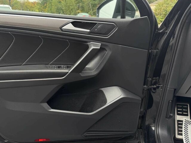 Чорний Фольксваген Тігуан, об'ємом двигуна 2 л та пробігом 30 тис. км за 19200 $, фото 12 на Automoto.ua