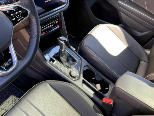 Черный Фольксваген Тигуан, объемом двигателя 2 л и пробегом 11 тыс. км за 7800 $, фото 7 на Automoto.ua