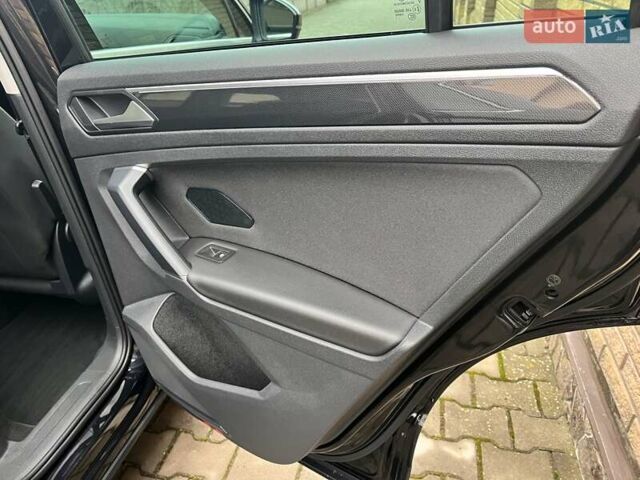 Чорний Фольксваген Тігуан, об'ємом двигуна 1.97 л та пробігом 164 тис. км за 35000 $, фото 32 на Automoto.ua