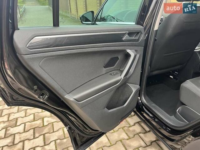 Чорний Фольксваген Тігуан, об'ємом двигуна 1.97 л та пробігом 164 тис. км за 35000 $, фото 23 на Automoto.ua