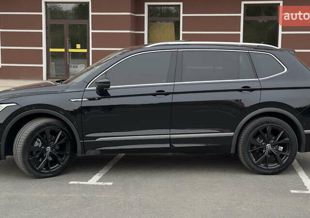 Черный Фольксваген Тигуан, объемом двигателя 1.98 л и пробегом 32 тыс. км за 33700 $, фото 9 на Automoto.ua