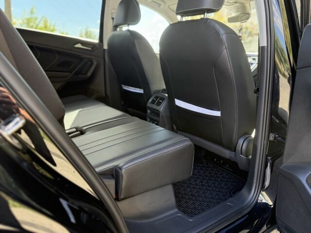 Черный Фольксваген Тигуан, объемом двигателя 2 л и пробегом 12 тыс. км за 25500 $, фото 10 на Automoto.ua