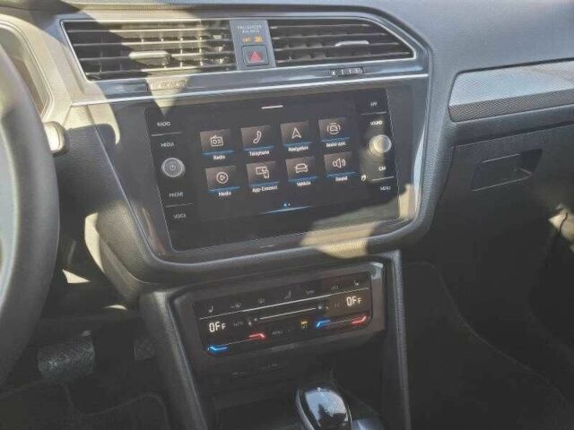 Черный Фольксваген Тигуан, объемом двигателя 2 л и пробегом 15 тыс. км за 11500 $, фото 15 на Automoto.ua