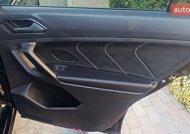 Черный Фольксваген Тигуан, объемом двигателя 2 л и пробегом 89 тыс. км за 26900 $, фото 25 на Automoto.ua