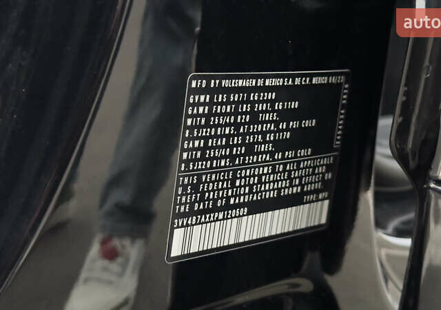 Черный Фольксваген Тигуан, объемом двигателя 1.98 л и пробегом 32 тыс. км за 33700 $, фото 41 на Automoto.ua