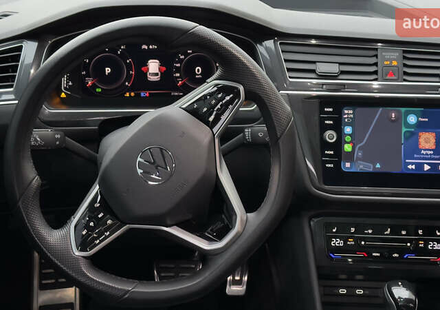 Черный Фольксваген Тигуан, объемом двигателя 1.98 л и пробегом 32 тыс. км за 33700 $, фото 35 на Automoto.ua