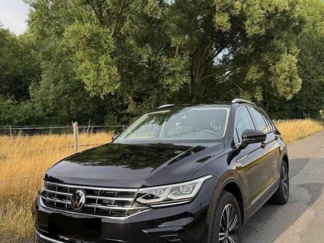 Чорний Фольксваген Тігуан, об'ємом двигуна 0 л та пробігом 42 тис. км за 19000 $, фото 1 на Automoto.ua