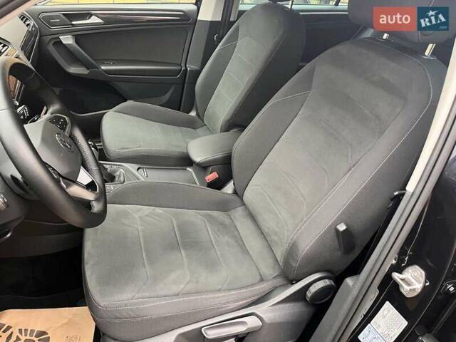 Чорний Фольксваген Тігуан, об'ємом двигуна 1.97 л та пробігом 164 тис. км за 35000 $, фото 17 на Automoto.ua