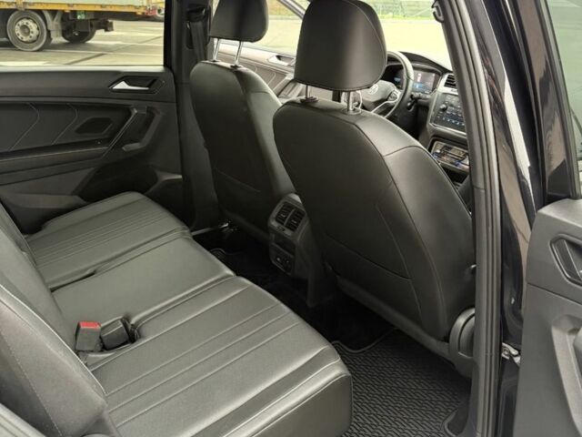 Черный Фольксваген Тигуан, объемом двигателя 0 л и пробегом 89 тыс. км за 26000 $, фото 7 на Automoto.ua