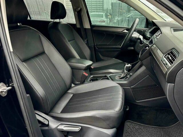 Черный Фольксваген Тигуан, объемом двигателя 2 л и пробегом 71 тыс. км за 27900 $, фото 17 на Automoto.ua