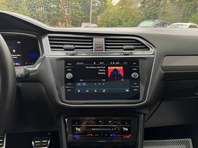 Чорний Фольксваген Тігуан, об'ємом двигуна 2 л та пробігом 30 тис. км за 19200 $, фото 6 на Automoto.ua