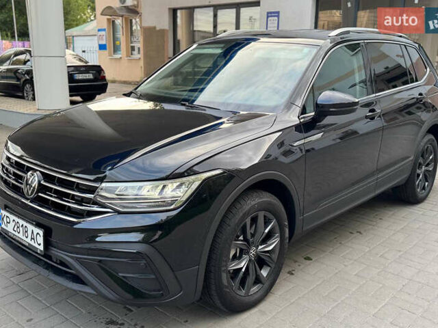 Черный Фольксваген Тигуан, объемом двигателя 1.98 л и пробегом 19 тыс. км за 27499 $, фото 3 на Automoto.ua