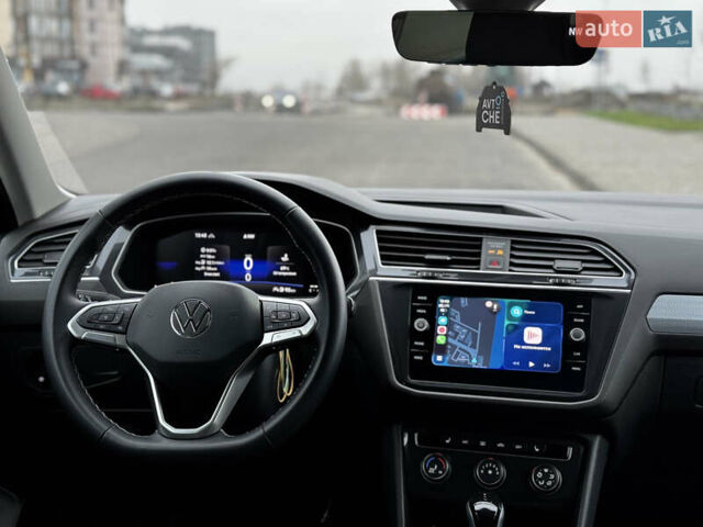 Черный Фольксваген Тигуан, объемом двигателя 2 л и пробегом 12 тыс. км за 25500 $, фото 12 на Automoto.ua