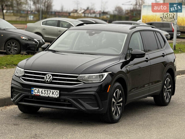 Черный Фольксваген Тигуан, объемом двигателя 2 л и пробегом 12 тыс. км за 25500 $, фото 3 на Automoto.ua