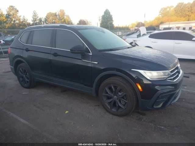 Чорний Фольксваген Тігуан, об'ємом двигуна 2 л та пробігом 16 тис. км за 8000 $, фото 12 на Automoto.ua