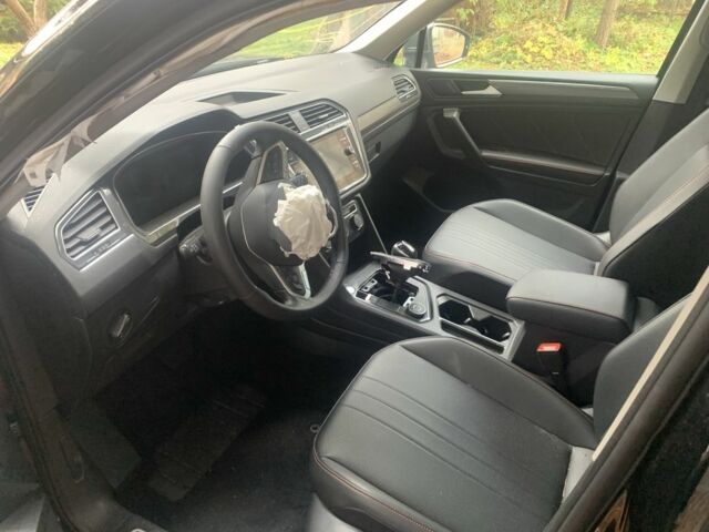 Чорний Фольксваген Тігуан, об'ємом двигуна 0 л та пробігом 13 тис. км за 12900 $, фото 3 на Automoto.ua