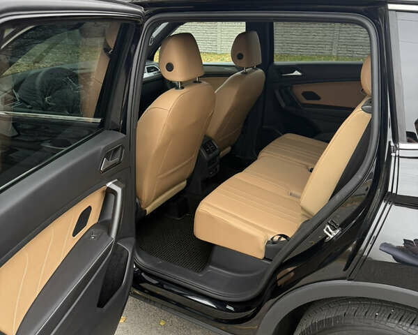 Чорний Фольксваген Тігуан, об'ємом двигуна 1.98 л та пробігом 6 тис. км за 29500 $, фото 26 на Automoto.ua