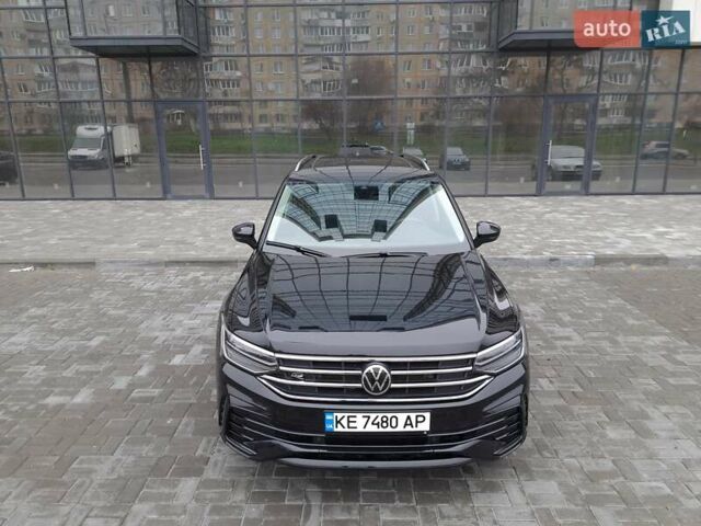 Чорний Фольксваген Тігуан, об'ємом двигуна 1.98 л та пробігом 4 тис. км за 28900 $, фото 2 на Automoto.ua