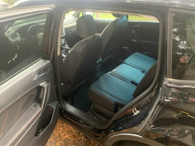 Чорний Фольксваген Тігуан, об'ємом двигуна 0 л та пробігом 13 тис. км за 12900 $, фото 13 на Automoto.ua