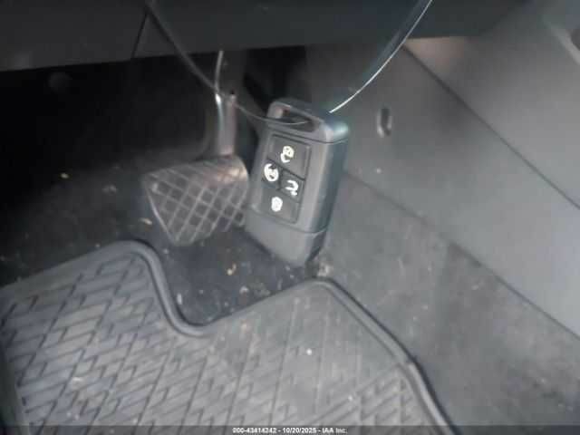 Чорний Фольксваген Тігуан, об'ємом двигуна 2 л та пробігом 16 тис. км за 8000 $, фото 10 на Automoto.ua