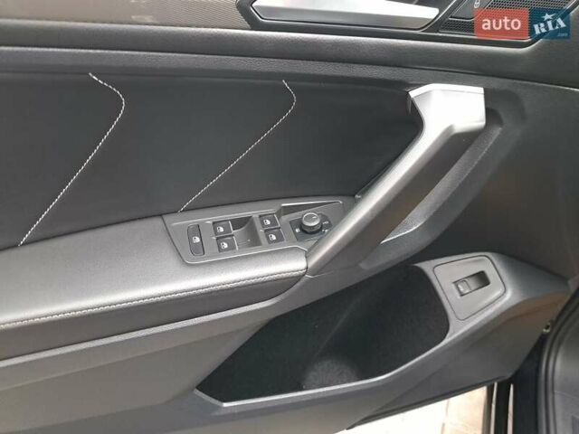 Чорний Фольксваген Тігуан, об'ємом двигуна 1.98 л та пробігом 4 тис. км за 28900 $, фото 20 на Automoto.ua