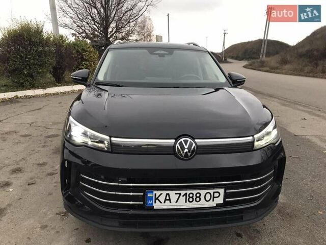 Чорний Фольксваген Тігуан, об'ємом двигуна 1.97 л та пробігом 30 тис. км за 46000 $, фото 2 на Automoto.ua