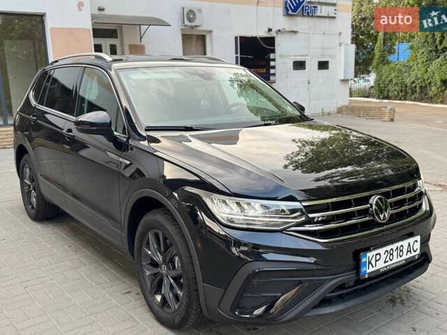 Черный Фольксваген Тигуан, объемом двигателя 1.98 л и пробегом 19 тыс. км за 27499 $, фото 4 на Automoto.ua