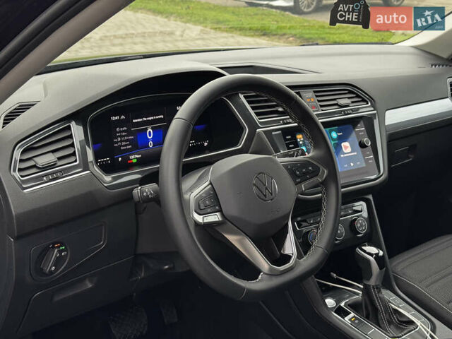 Черный Фольксваген Тигуан, объемом двигателя 2 л и пробегом 12 тыс. км за 25500 $, фото 10 на Automoto.ua