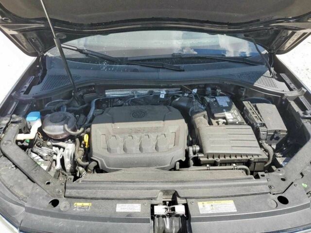 Черный Фольксваген Тигуан, объемом двигателя 2 л и пробегом 15 тыс. км за 9900 $, фото 6 на Automoto.ua