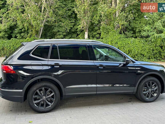 Черный Фольксваген Тигуан, объемом двигателя 1.98 л и пробегом 19 тыс. км за 27499 $, фото 6 на Automoto.ua