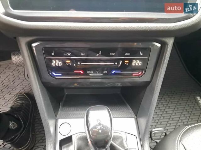 Чорний Фольксваген Тігуан, об'ємом двигуна 1.98 л та пробігом 4 тис. км за 28900 $, фото 32 на Automoto.ua