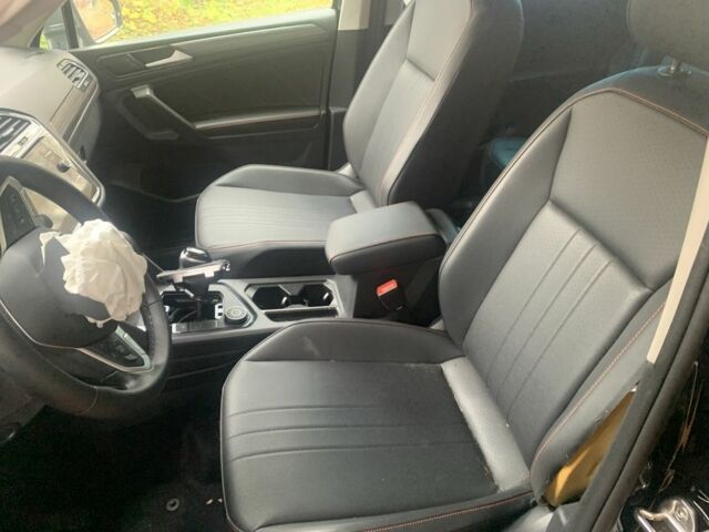 Чорний Фольксваген Тігуан, об'ємом двигуна 0 л та пробігом 13 тис. км за 12900 $, фото 4 на Automoto.ua