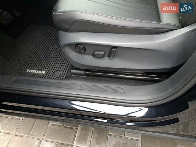 Чорний Фольксваген Тігуан, об'ємом двигуна 1.98 л та пробігом 4 тис. км за 28900 $, фото 18 на Automoto.ua
