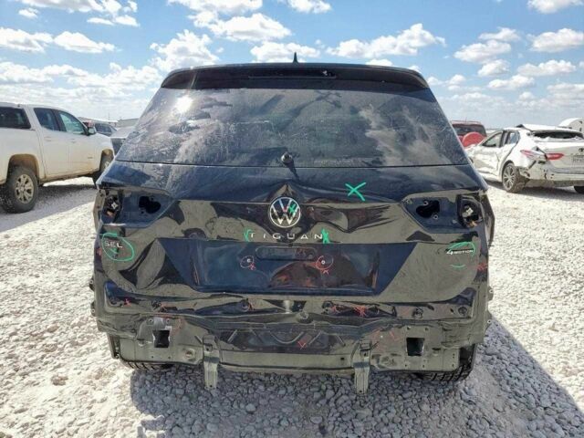 Черный Фольксваген Тигуан, объемом двигателя 2 л и пробегом 15 тыс. км за 9900 $, фото 5 на Automoto.ua