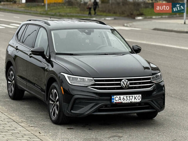 Черный Фольксваген Тигуан, объемом двигателя 2 л и пробегом 12 тыс. км за 25500 $, фото 1 на Automoto.ua