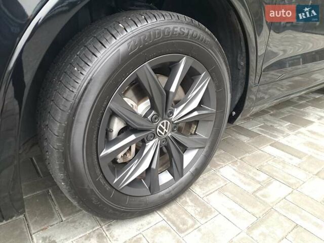 Чорний Фольксваген Тігуан, об'ємом двигуна 1.98 л та пробігом 4 тис. км за 28900 $, фото 13 на Automoto.ua