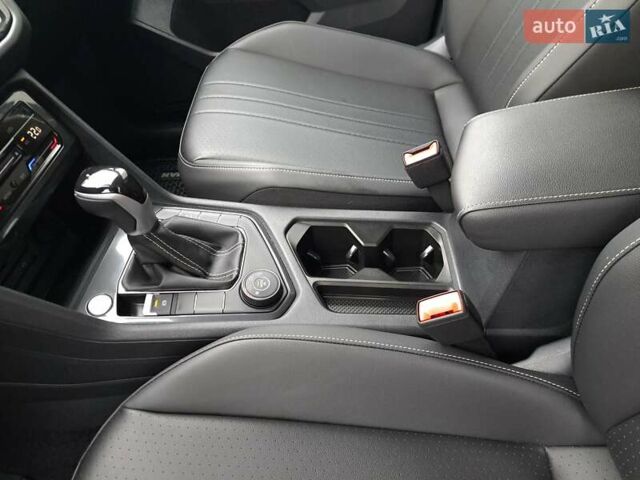 Чорний Фольксваген Тігуан, об'ємом двигуна 1.98 л та пробігом 4 тис. км за 28900 $, фото 23 на Automoto.ua